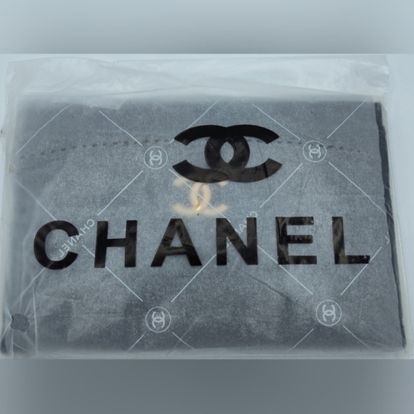 CHANEL 2022–2023 Vegan Leather Quilted Black Card Holder Gold CC 🎁 + NIP GIFT - Picture 6 of 7